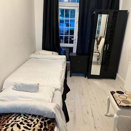 Happy Hours Home Stay Londres Extérieur photo