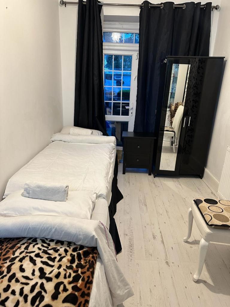 Happy Hours Home Stay Londres Extérieur photo